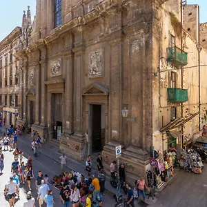 Four Luxury , Palermo Italia